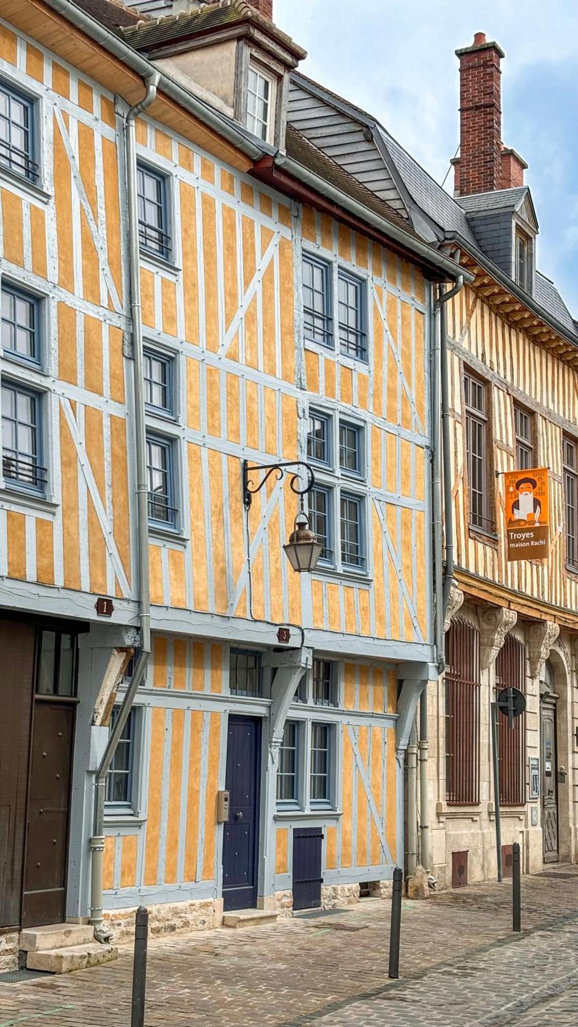 Le Loft Brunneval - Refuge Arty Du Xvie Siecle Apartment Troyes Bagian luar foto